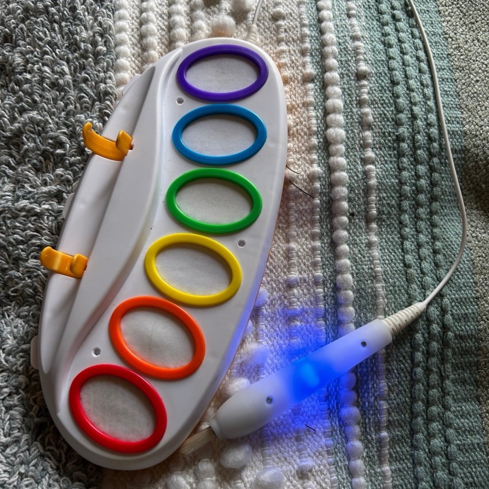 Crayola magic light brush